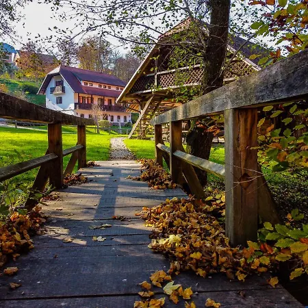Domacija Seruga Countryside Pensión Novo Mesto