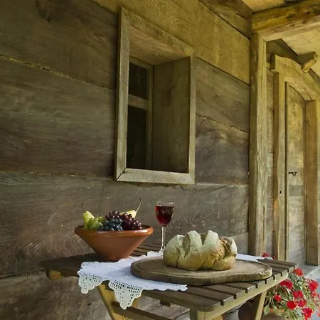 Pensión Domacija Seruga Countryside Novo Mesto
