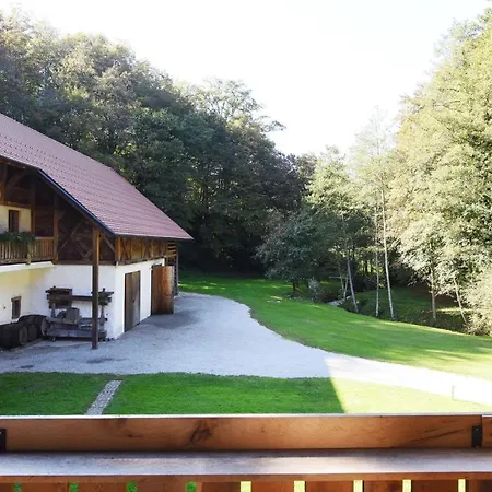 Domacija Seruga Countryside Gostinjska kuća