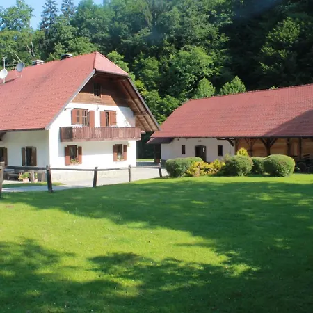 Domacija Seruga Countryside Gasthuis 4*