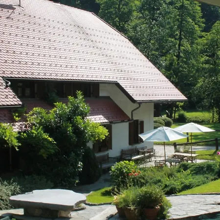 Gasthuis Domacija Seruga Countryside 4*