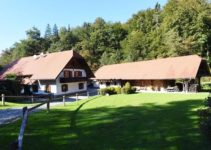 Domacija Seruga Countryside 4*