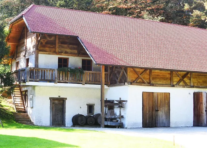 Guest house Domacija Seruga Countryside